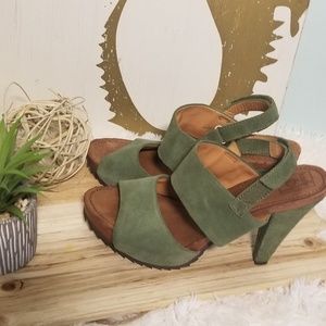 Bacio Suede Heels